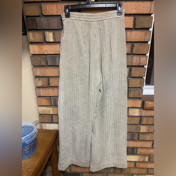 Urban Outfitters Chic Ribbed Wide-Leg Pants in Beige - Picture 2 of 6